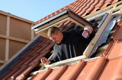 Pose de fenêtres de toit Velux à Restigné